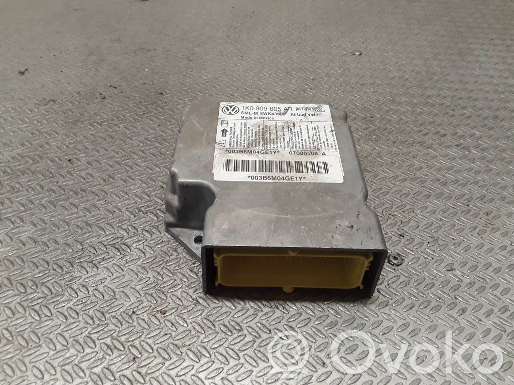 Volkswagen Golf V Airbag control unit/module 