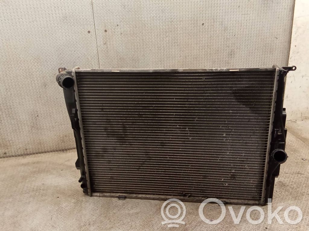 BMW 1 E81 E87 Aušinimo skysčio radiatorius 
