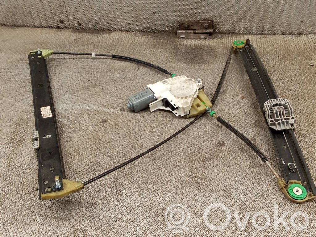 Mécanisme de lève-vitre avec moteur