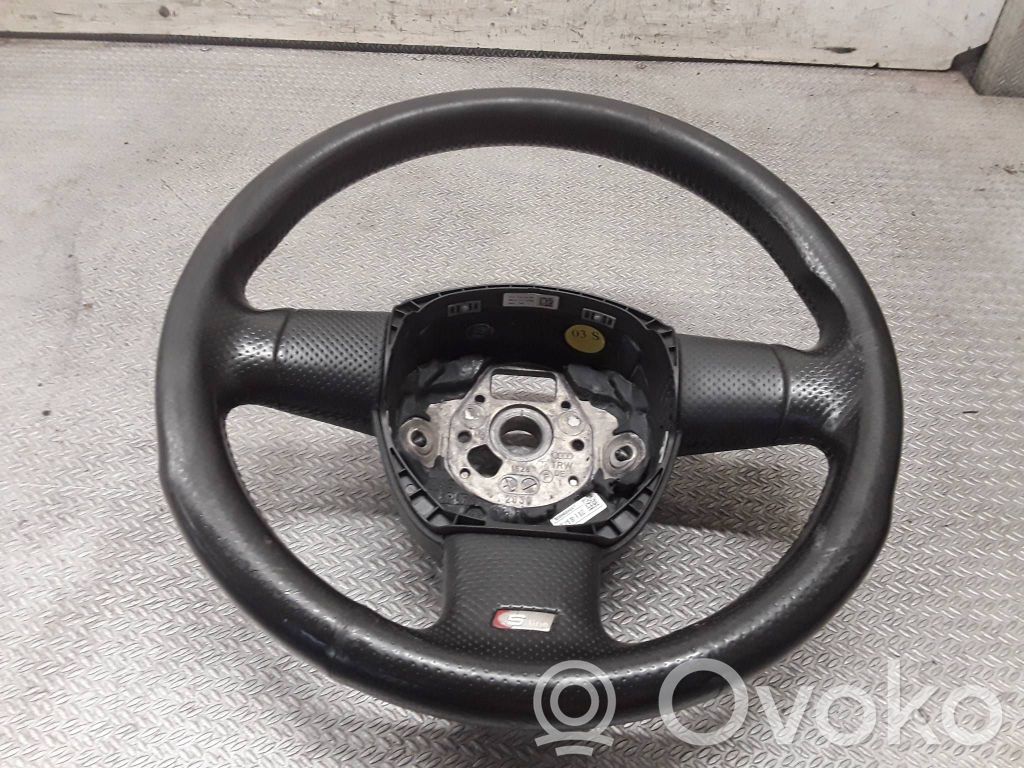 Audi A4 S4 B7 8E 8H Ohjauspyörä 