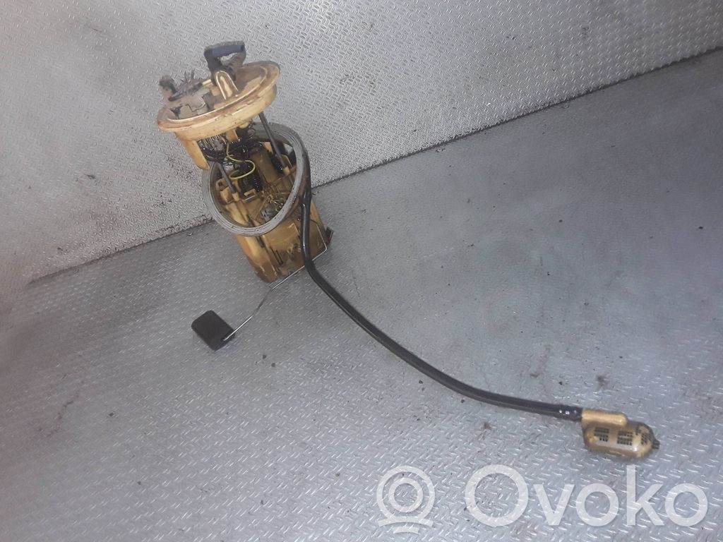 Volkswagen PASSAT B6 Pompa paliwa w zbiorniku 