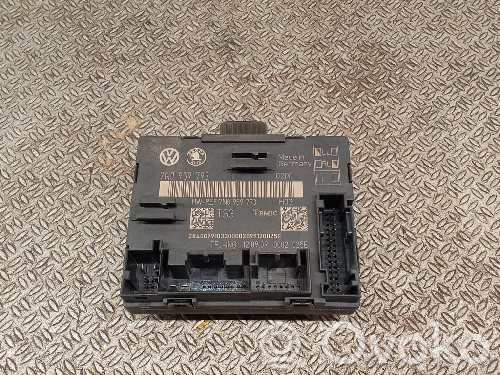 Unité de commande module de porte   7N0959793