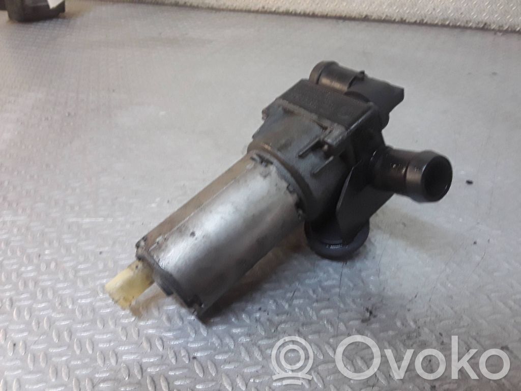 BMW 1 E81 E87 Pompe à eau de liquide de refroidissement 