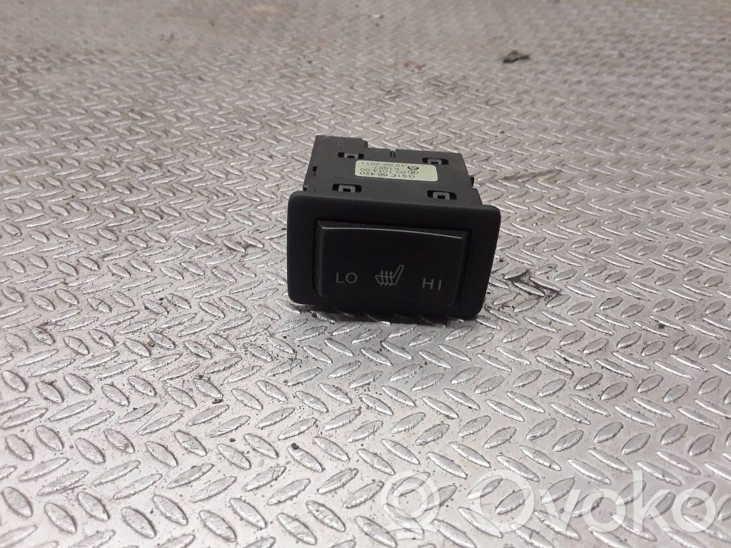Seat heating switch   GS1E66420,03101400