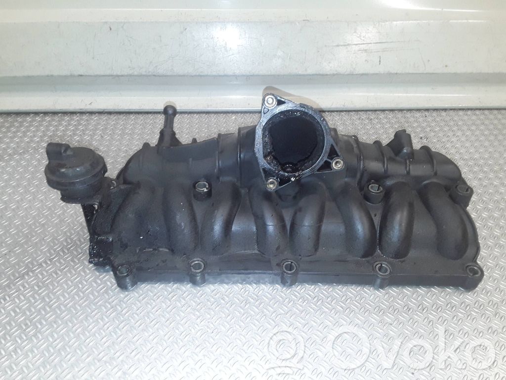 Volkswagen PASSAT B6 Kolektor ssący 