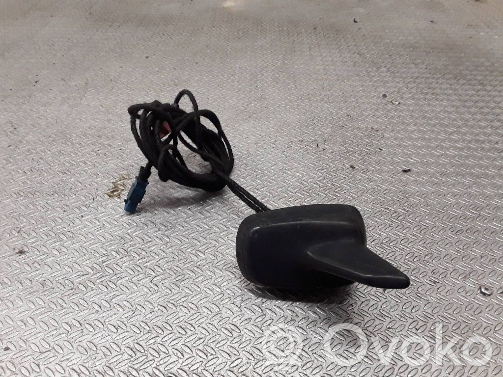 Audi A6 S6 C6 4F GPS-pystyantenni 