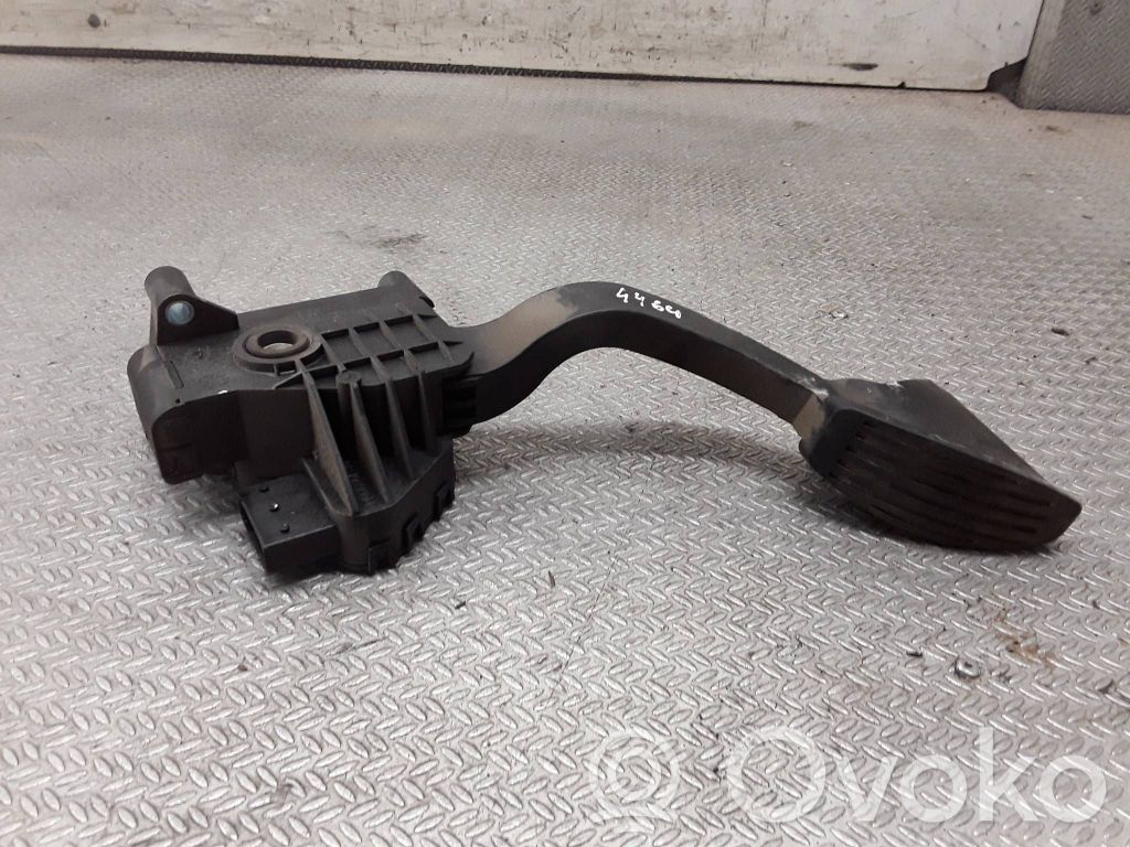 Accelerator throttle pedal   51893926