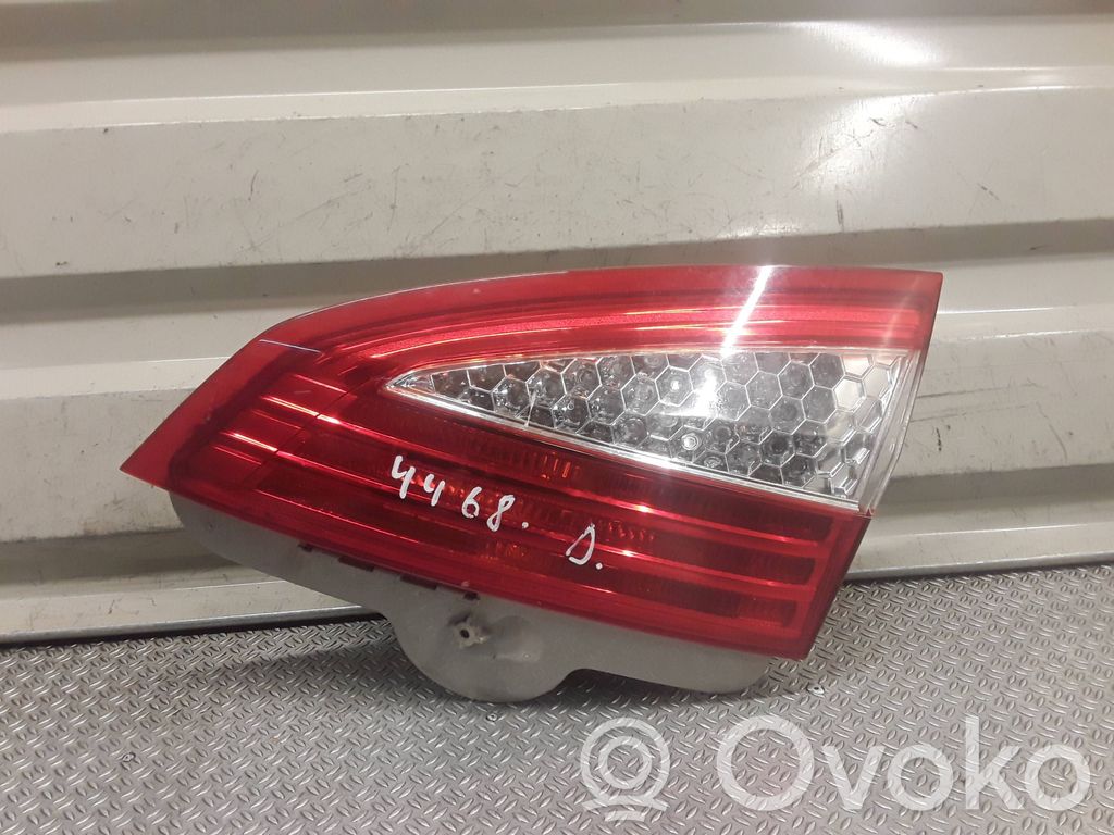 Ford Mondeo MK IV Takaluukun takavalot 