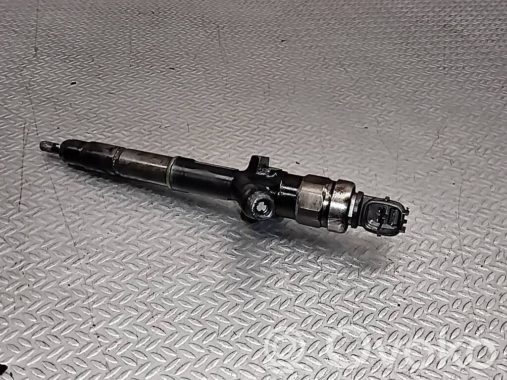 Nissan X-Trail T30 Injector combustibil 