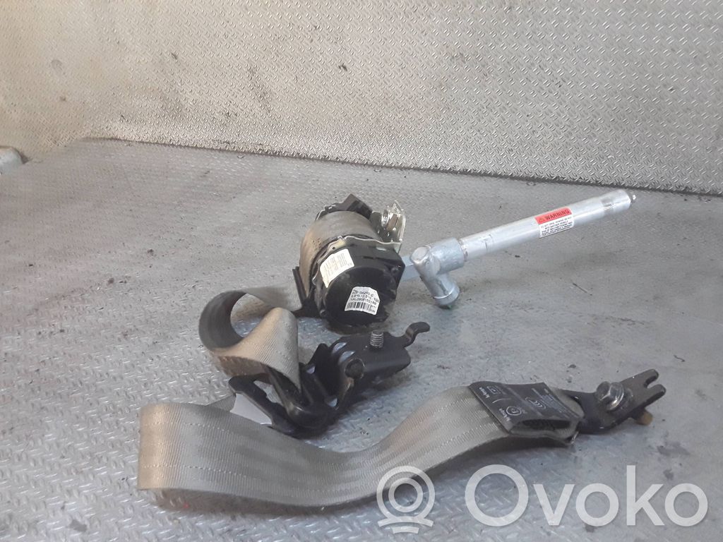 Volvo V70 Cinturón trasero 