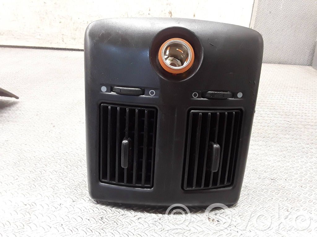 Rejilla de ventilación trasera