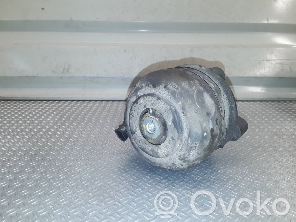 Audi A8 S8 D3 4E Engine mount bracket 