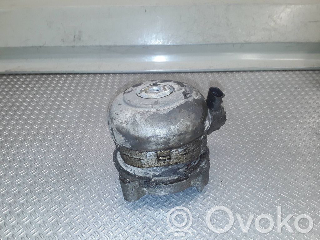 Audi A8 S8 D3 4E Engine mount bracket 