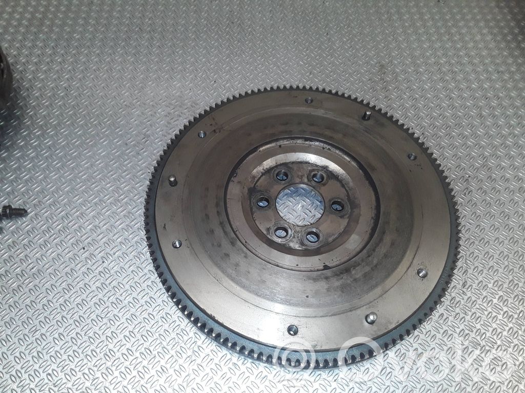 Volkswagen Polo IV 9N3 Vauhtipyörä 