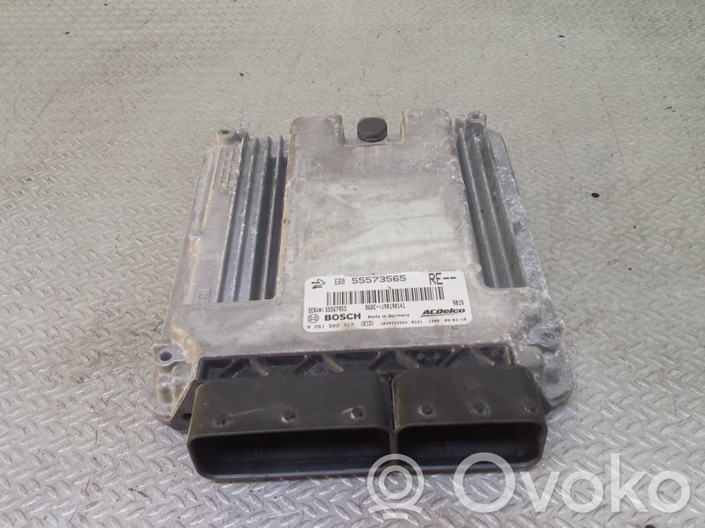 Opel Insignia A Engine control unit/module 