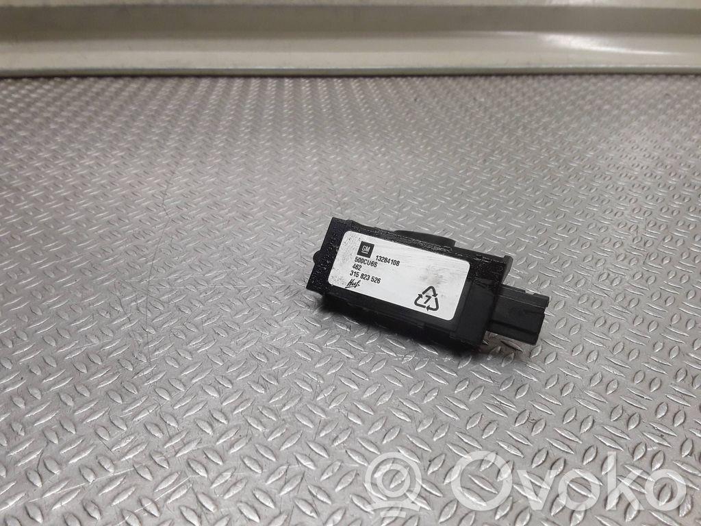 Front door interior light   13284108