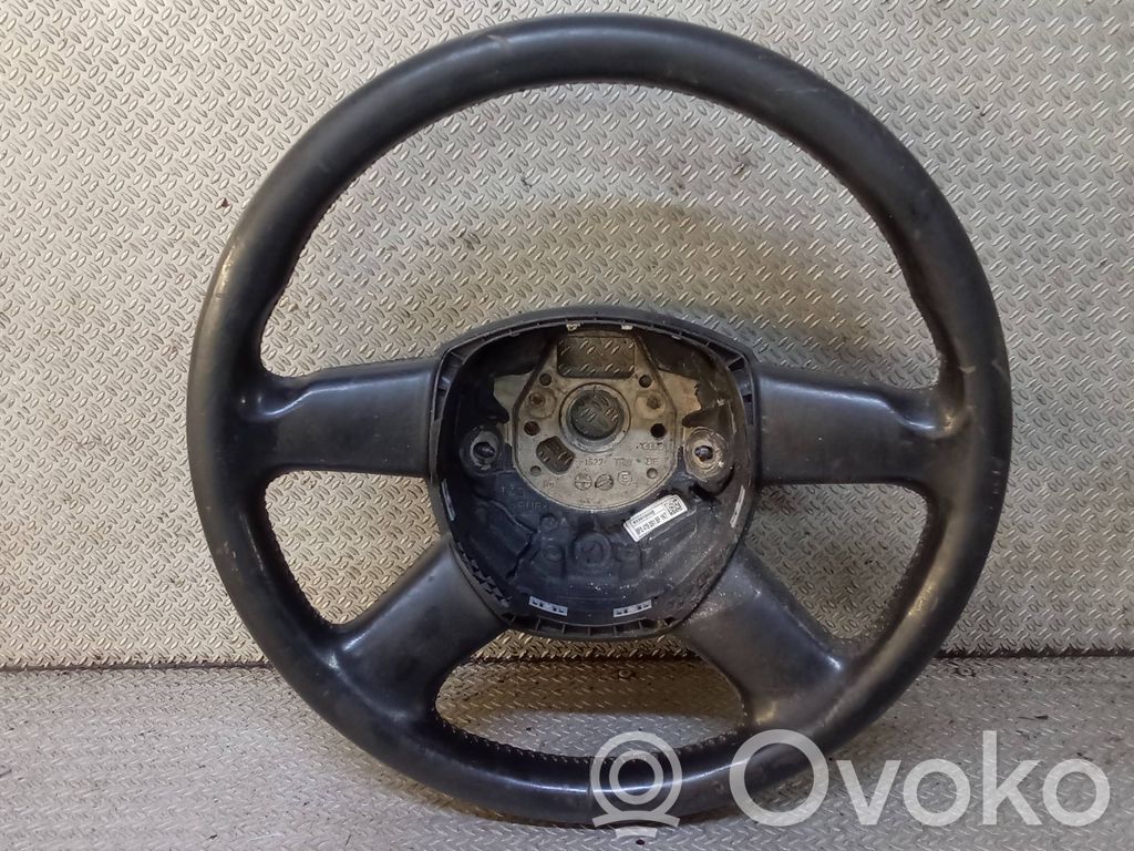 Ohjauspyörä   8P0419091BF