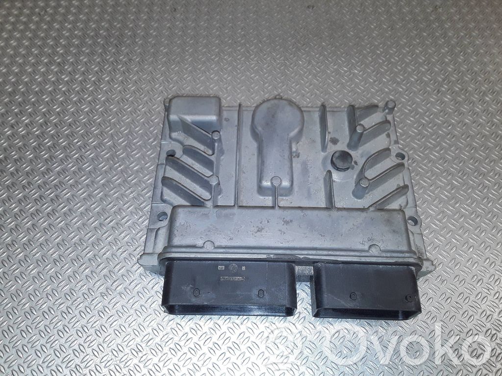 Opel Meriva B Engine control unit/module 