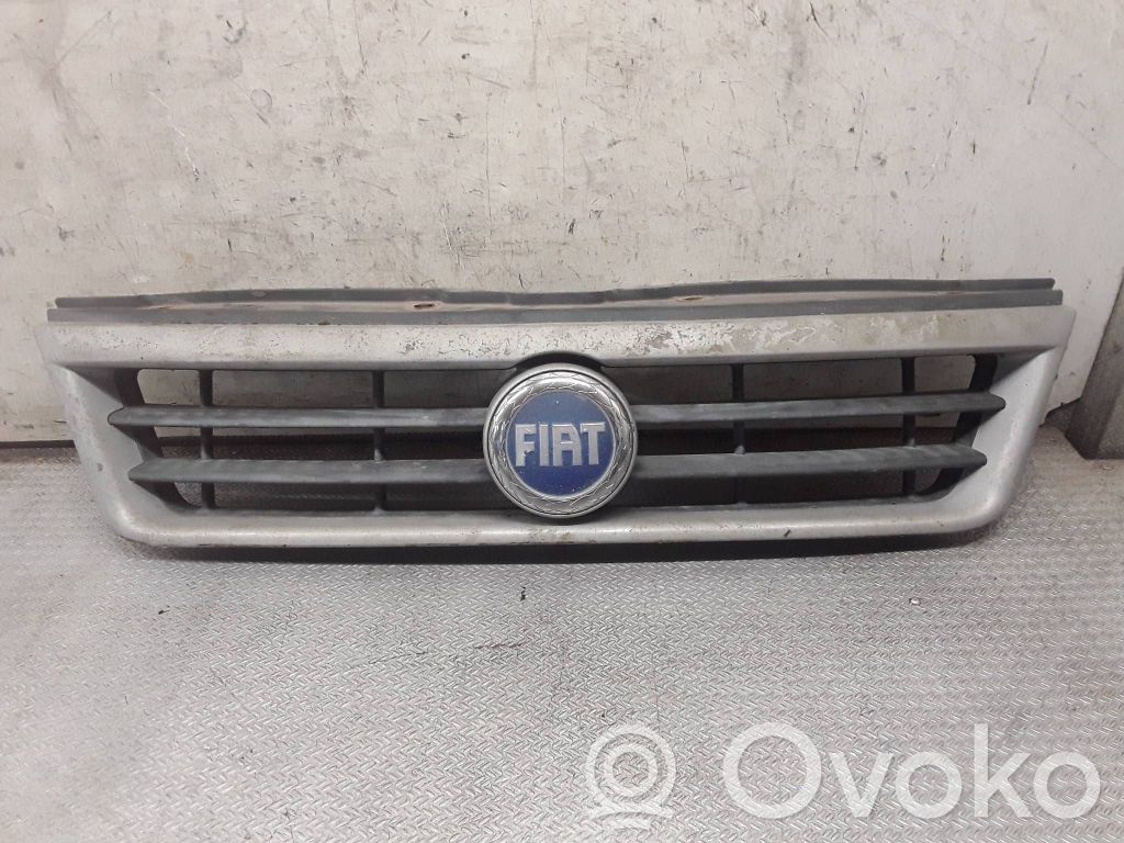 Fiat Ducato Rejilla superior del radiador del parachoques delantero 