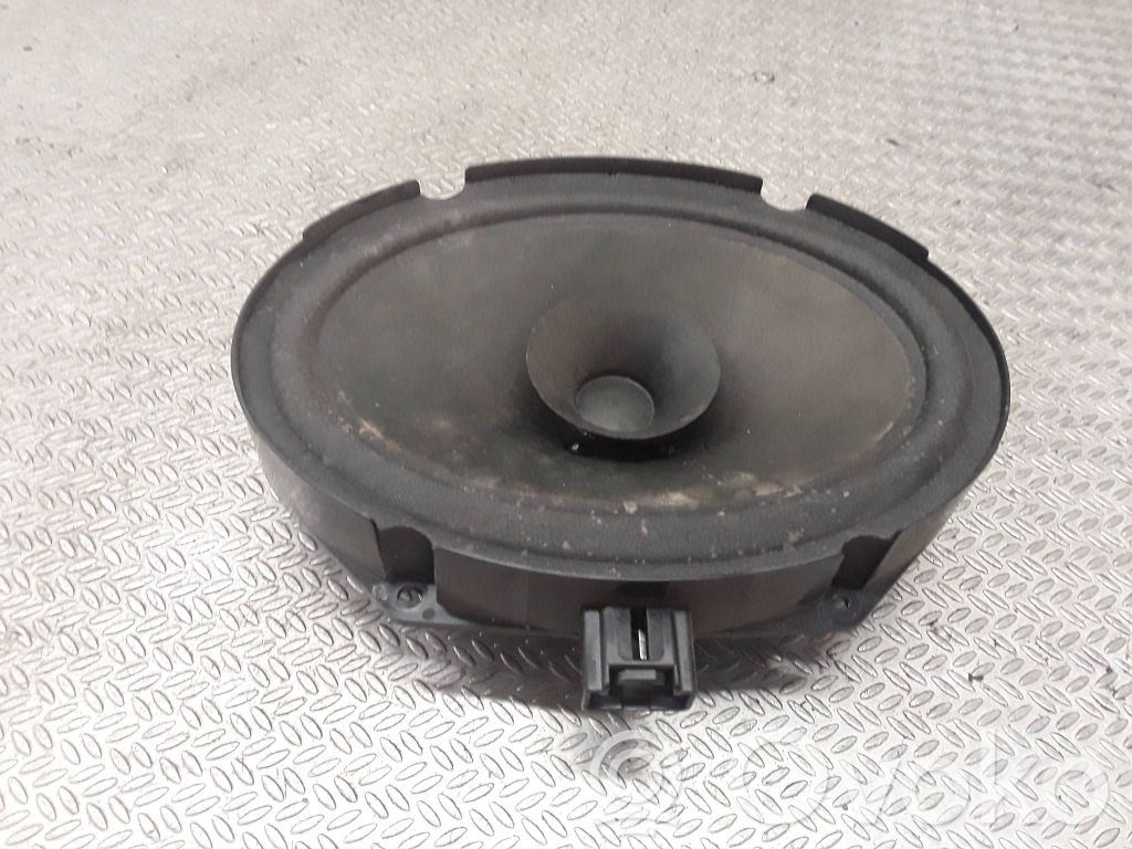 Front door speaker   GS1E66960