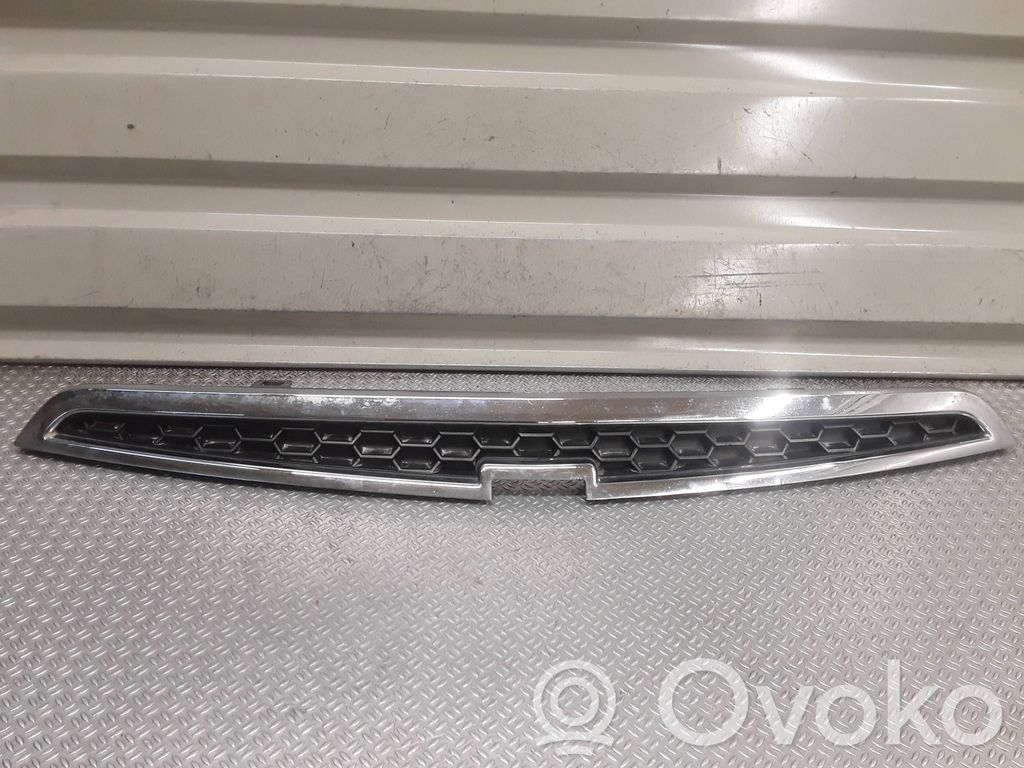 Chevrolet Spark Oberes Gitter vorne 