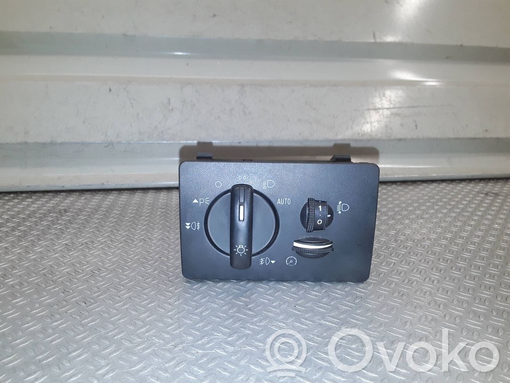 Ford C-MAX I Light switch 