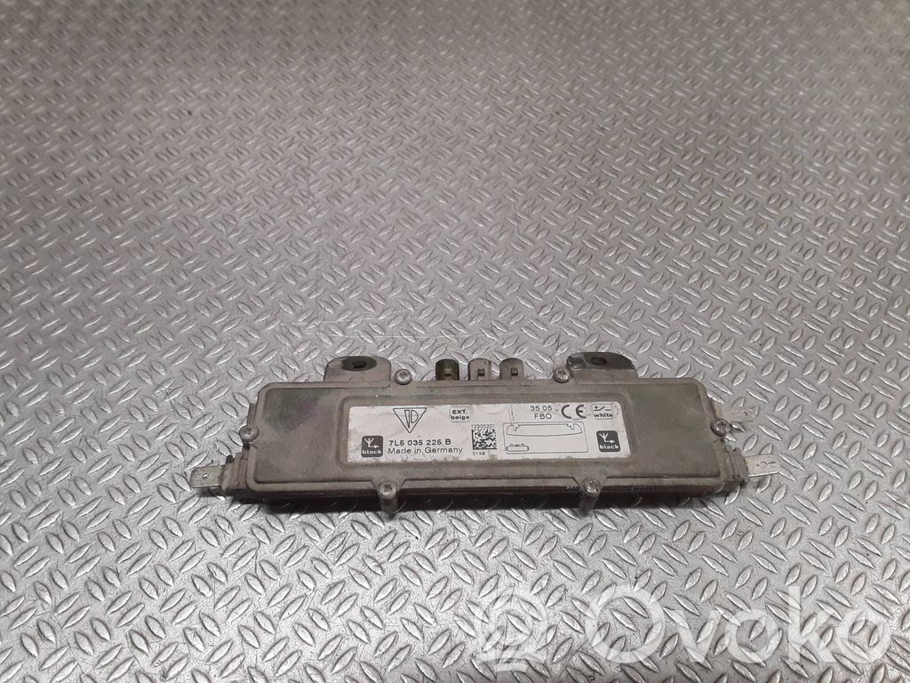Pystyantennivahvistin   7L5035225B