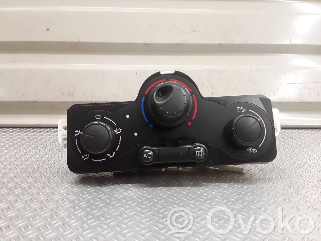 Renault Clio III Climate control unit 