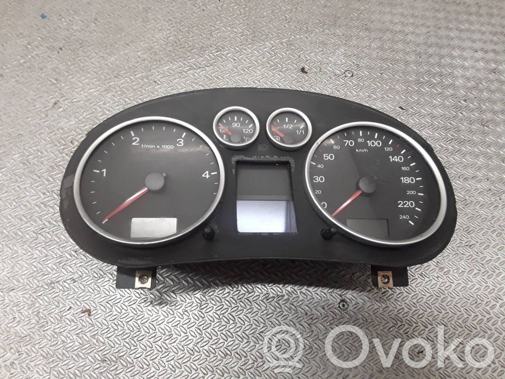 Audi A2 Geschwindigkeitsmesser Cockpit 