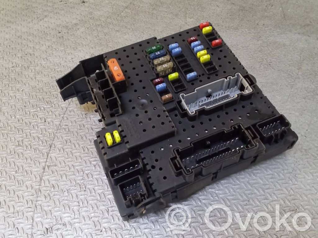 Module de fusibles   28017881