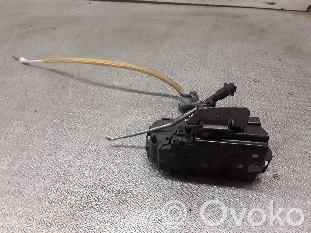 Audi A2 Priekšpusē slēdzene 