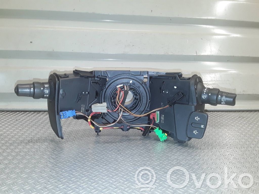 Renault Clio III Interruptor/palanca de limpiador de luz de giro 