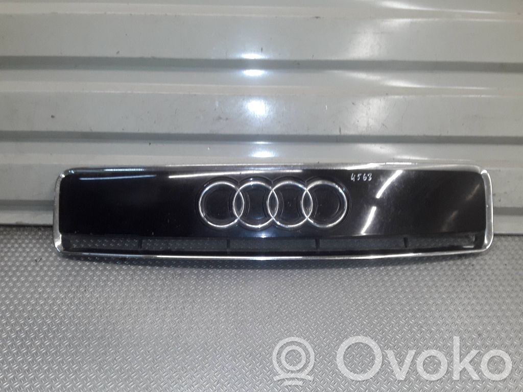 Priekšējais režģis   8Z0010155E