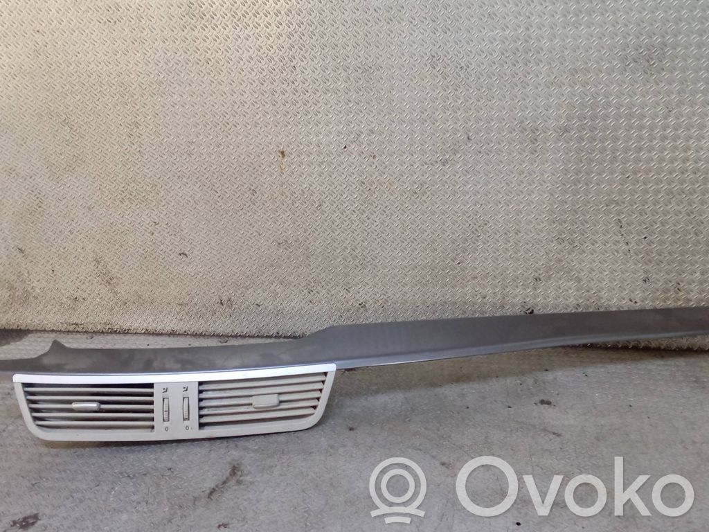 Volkswagen Routan Grille d'aération centrale