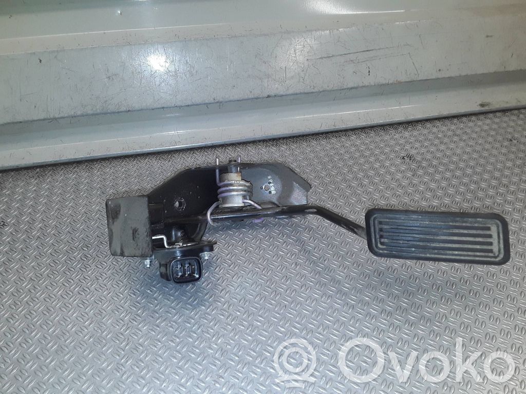 Pedale dell’acceleratore   8928152021