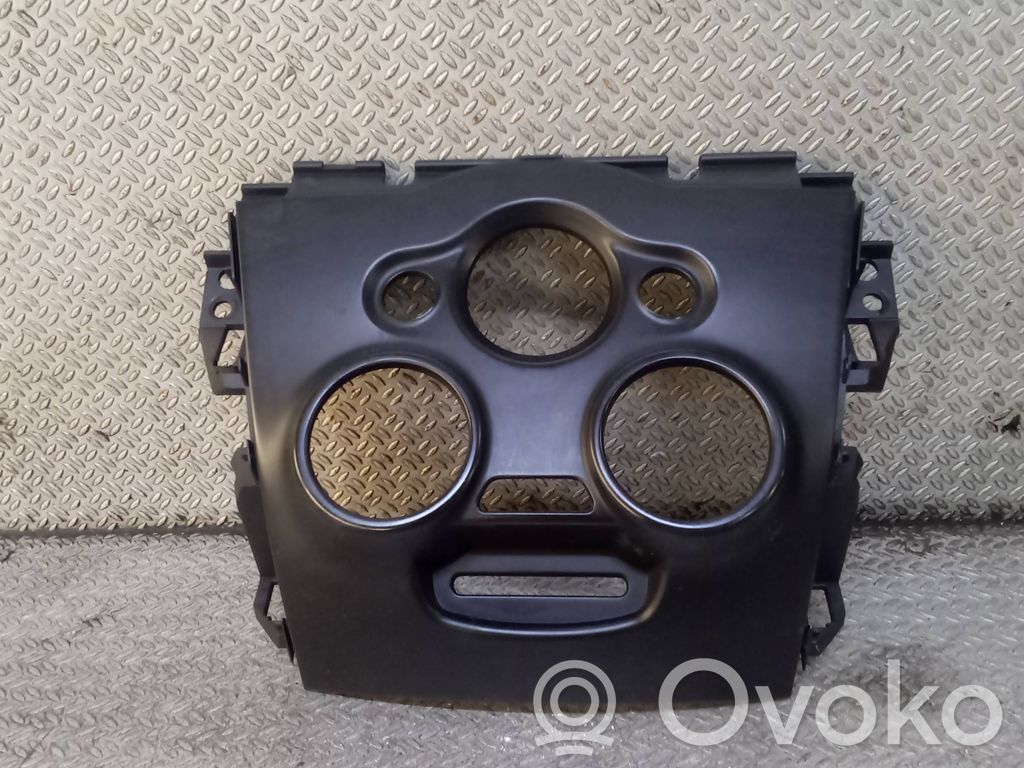 Nissan Note (E12) Console centrale, commande chauffage/clim 