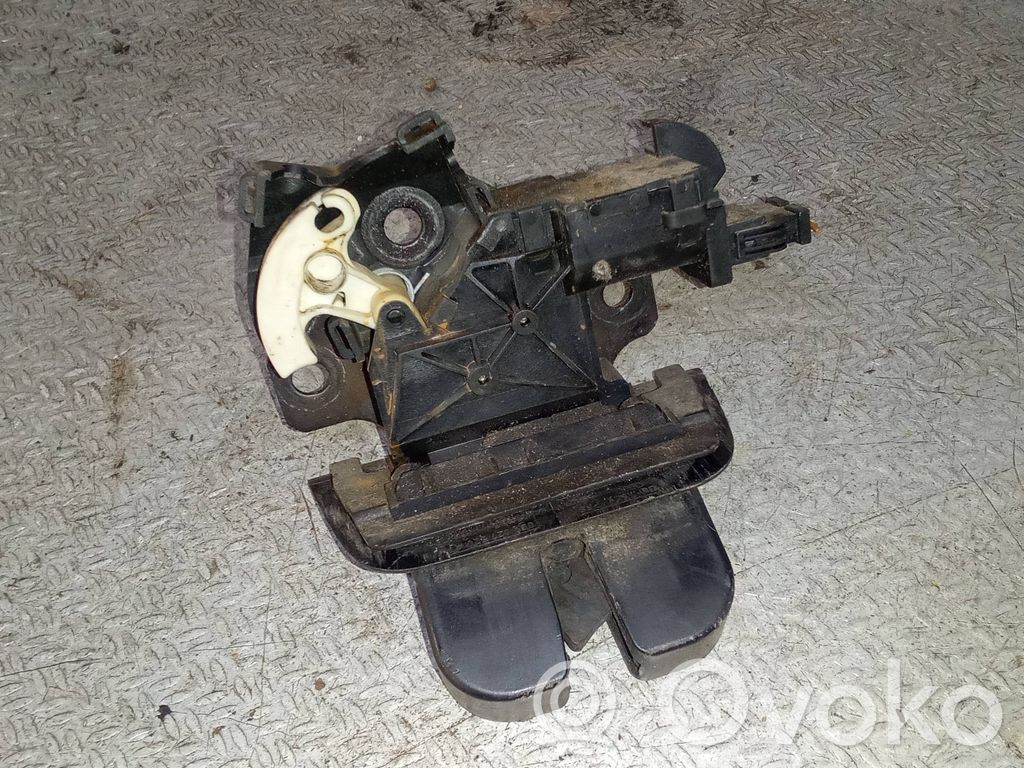 Audi A4 S4 B7 8E 8H Blocco/chiusura/serratura del portellone posteriore/bagagliaio 