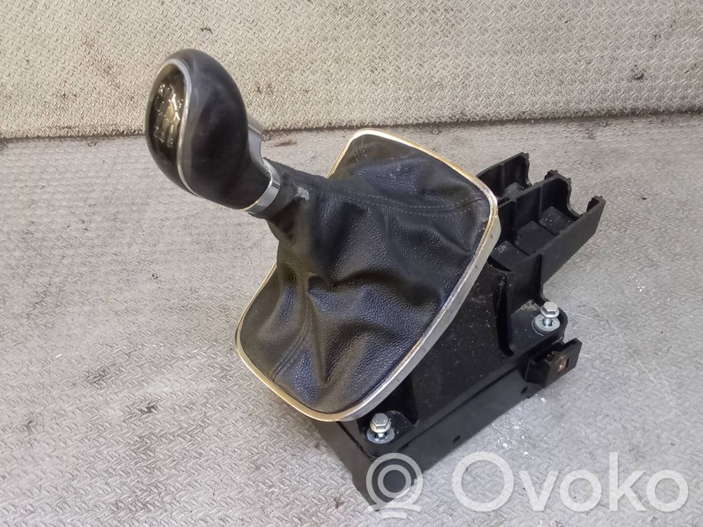 Sélecteur boîte de vitesse   8126201000