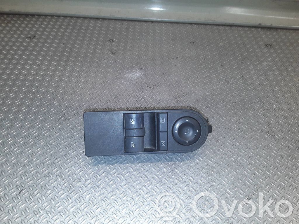 Electric window control switch   13228706,5011