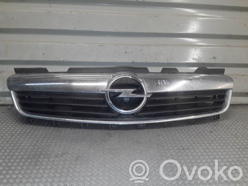 Opel Zafira B Griglia anteriore 