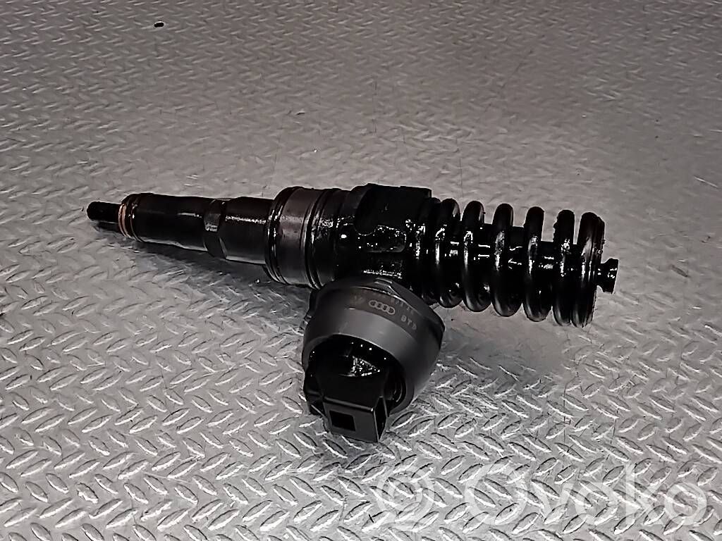Volkswagen Golf IV Injector combustibil 