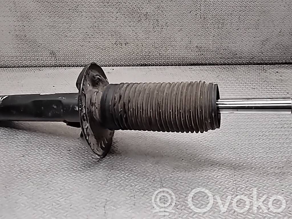 Audi A3 S3 8P Stoßdämpfer vorne