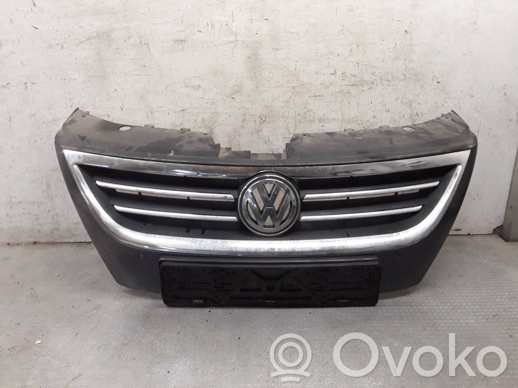 Volkswagen PASSAT CC Grille calandre supérieure de pare-chocs avant