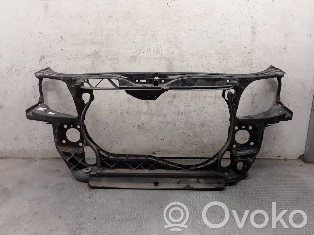 Seat Exeo (3R) Pas przedni 