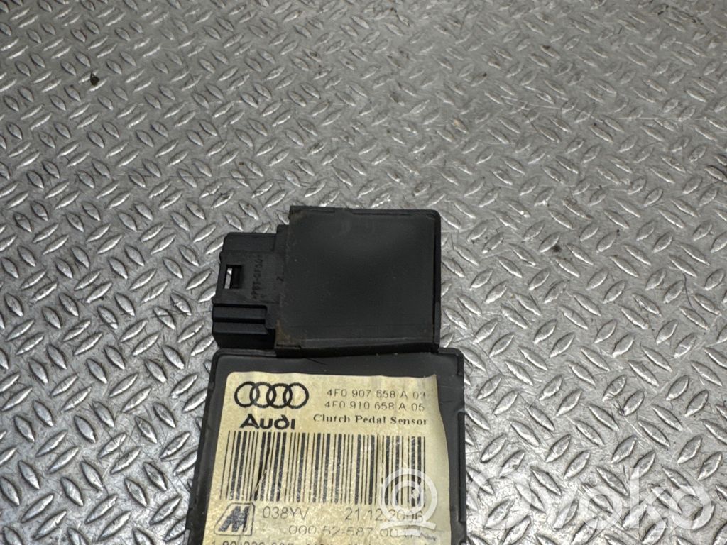 Kupplungsschalter   4F0907658A,4F0910658A