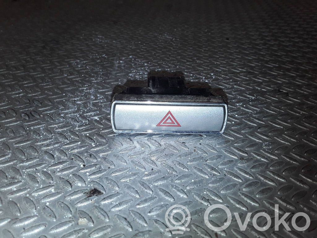 Ford S-MAX Hätävilkkujen kytkin