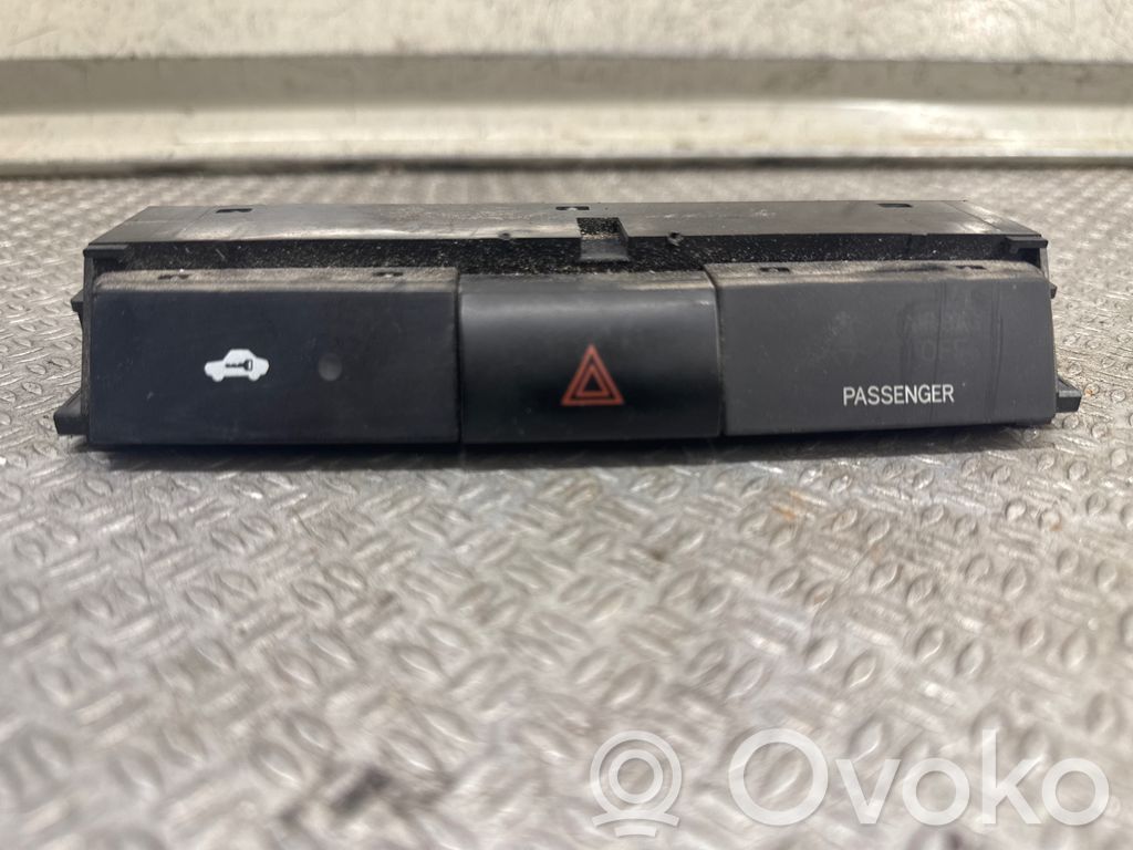 Toyota Corolla Verso AR10 Przycisk świateł awaryjnych 