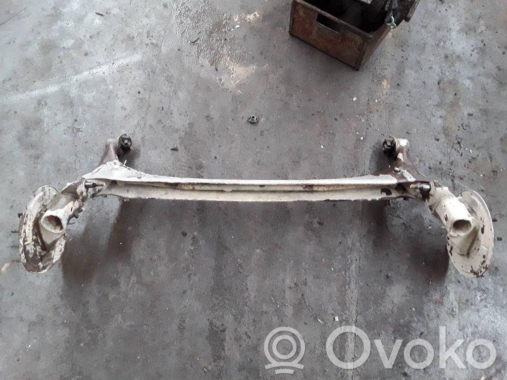 Toyota Corolla Verso AR10 Grinda punții spate