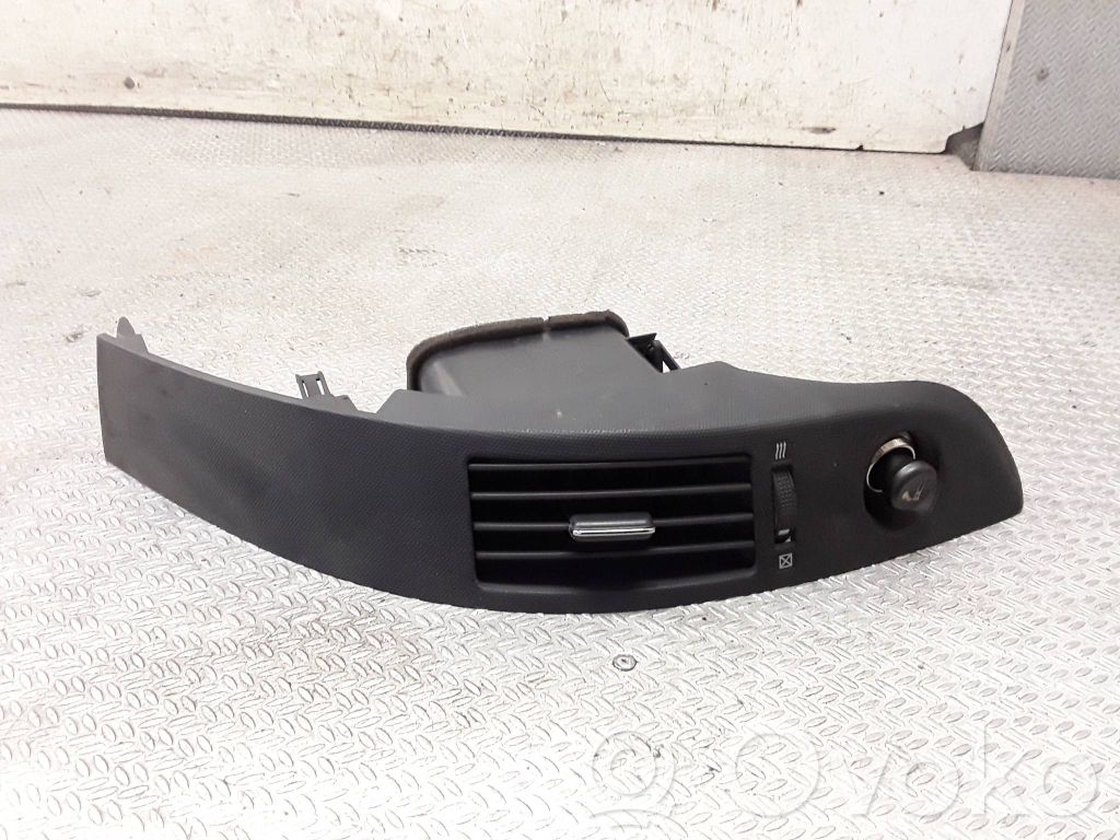 Toyota Corolla Verso AR10 Grille d'aération centrale