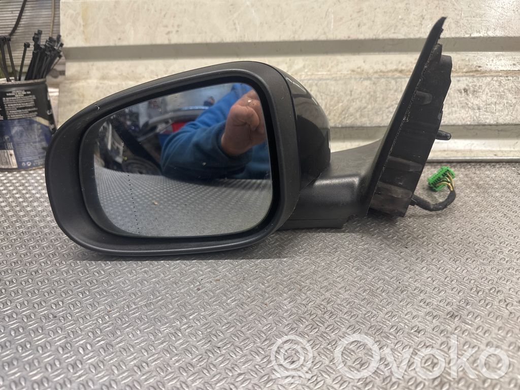 Volvo V70 Боковое зеркало с электроприводом